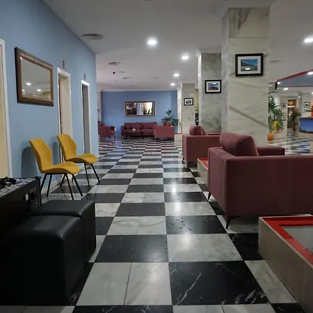 Apartment Piramides